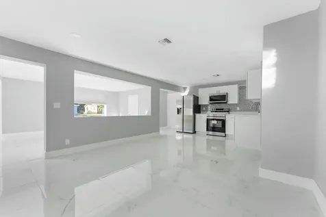 157 NE 6th Court Deerfield Beach FL 33441