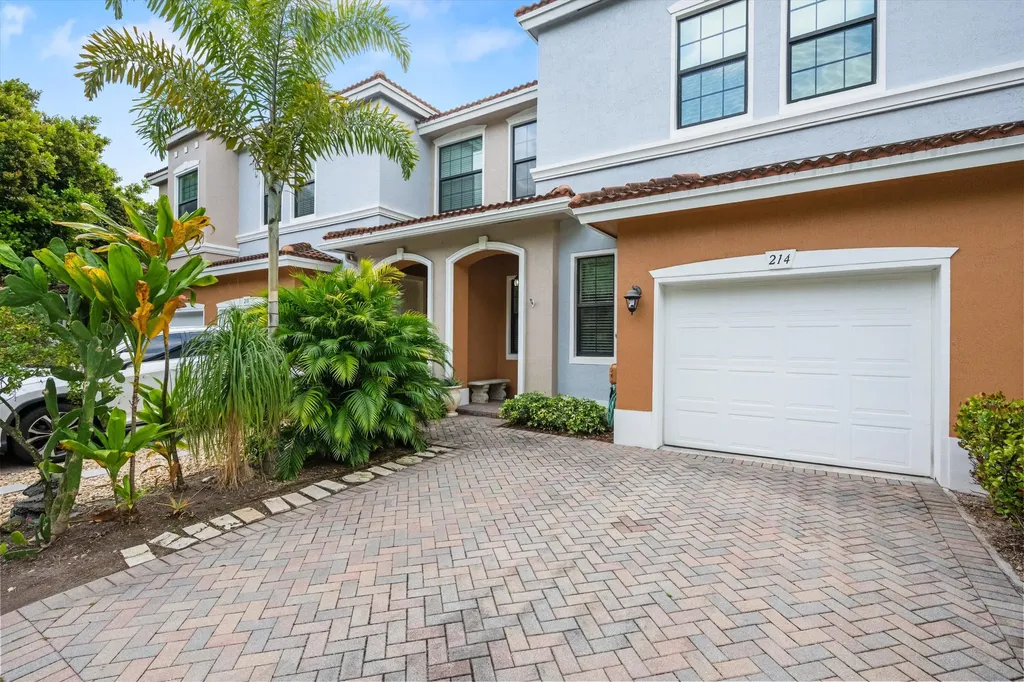 214 E Chrystie Circle Delray Beach FL 33484