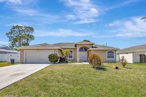 1426 SE Navajo Lane Port St Lucie FL 34983