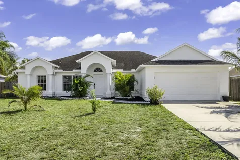 572 SW Mccomb Avenue Port St Lucie FL 34953