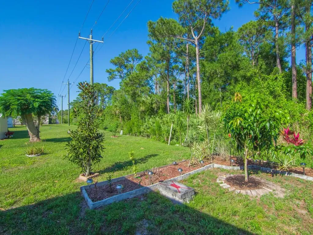 22 Mediterranean East Boulevard E Port St Lucie FL 34952
