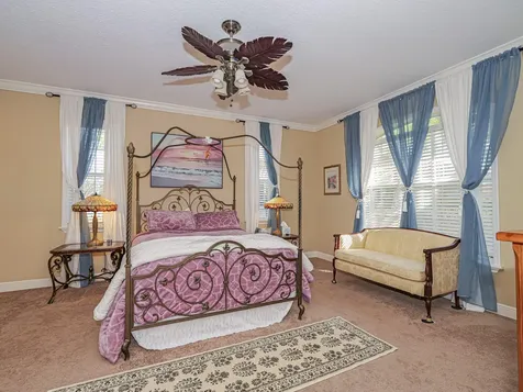 5873 Pine Ridge Circle Vero Beach FL 32967