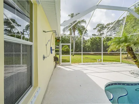 5873 Pine Ridge Circle Vero Beach FL 32967