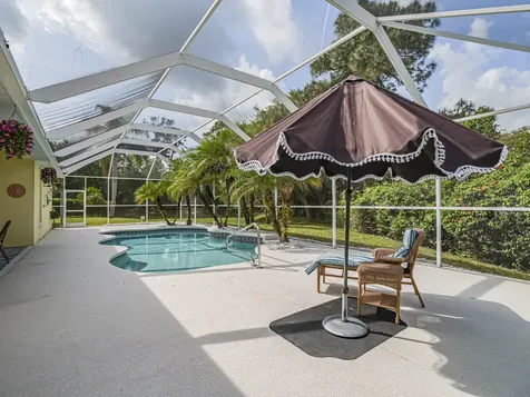5873 Pine Ridge Circle Vero Beach FL 32967