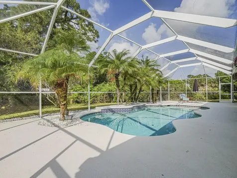 5873 Pine Ridge Circle Vero Beach FL 32967