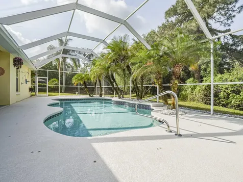 5873 Pine Ridge Circle Vero Beach FL 32967
