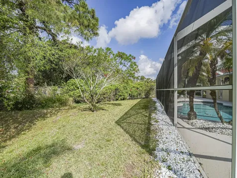 5873 Pine Ridge Circle Vero Beach FL 32967