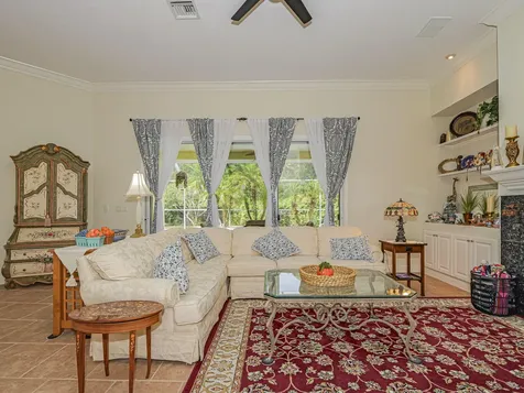 5873 Pine Ridge Circle Vero Beach FL 32967