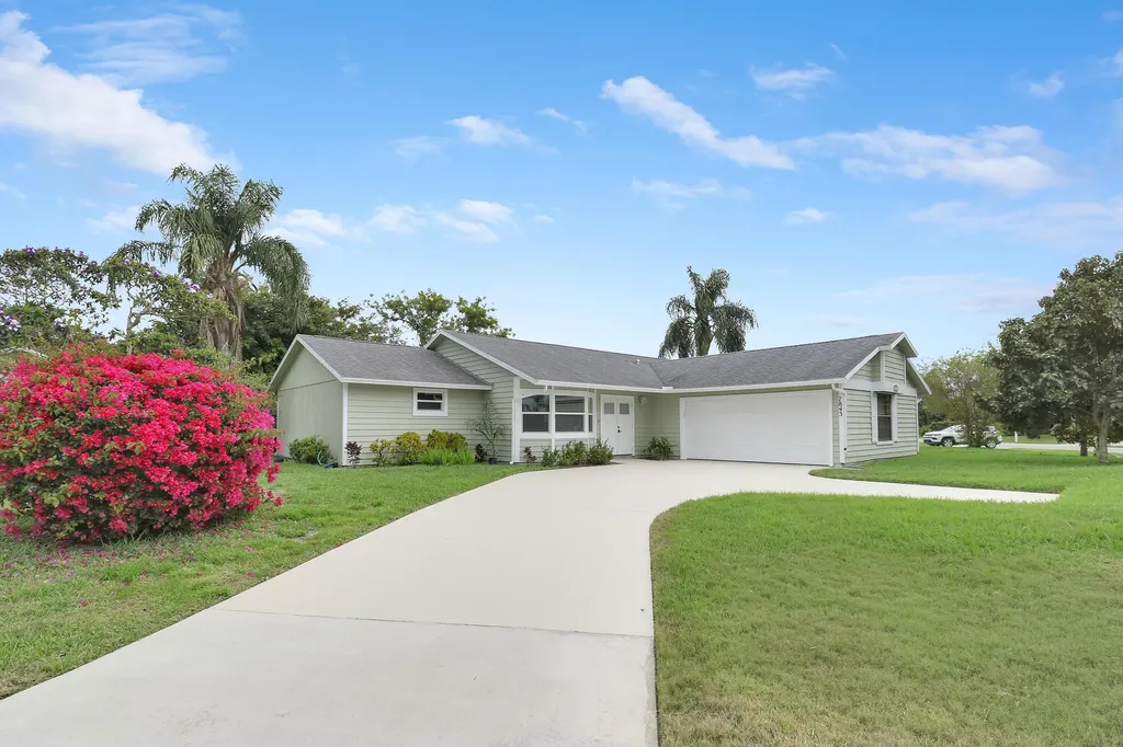 7843 SE Lexington Avenue Hobe Sound FL 33455