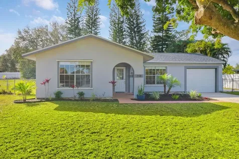 718 SW Belmont Circle Port St Lucie FL 34953