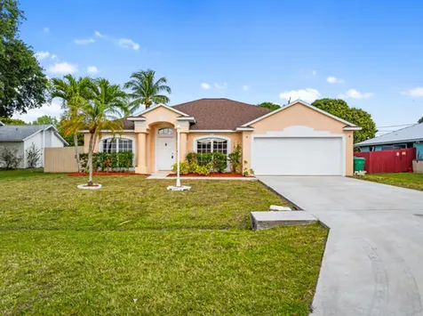 2065 SE Camden Street Port St Lucie FL 34952