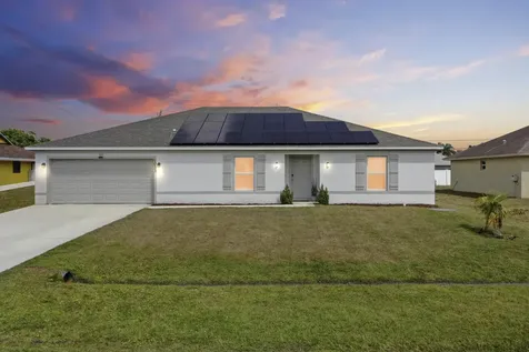 1033 SW Dubuque Avenue Port St Lucie FL 34953
