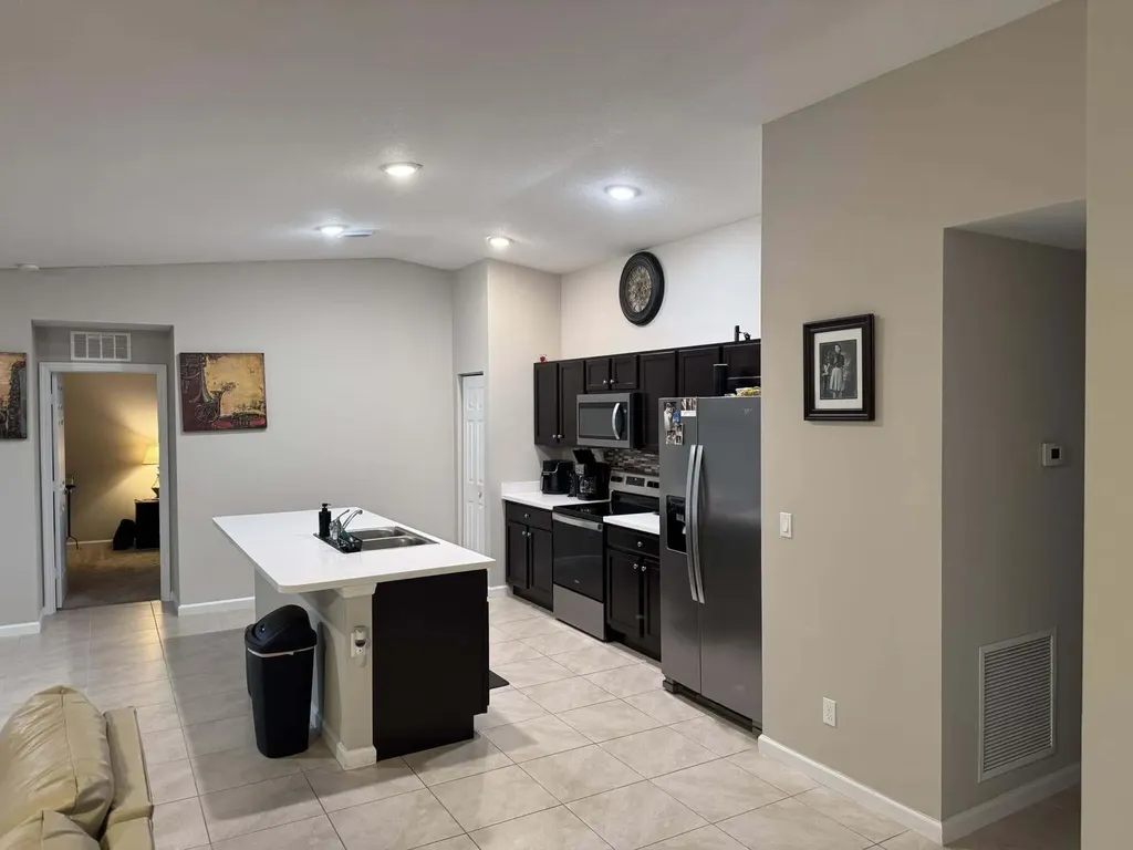425 NW Hutchins Street Port St Lucie FL 34983