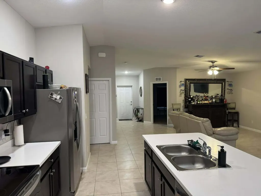 425 NW Hutchins Street Port St Lucie FL 34983