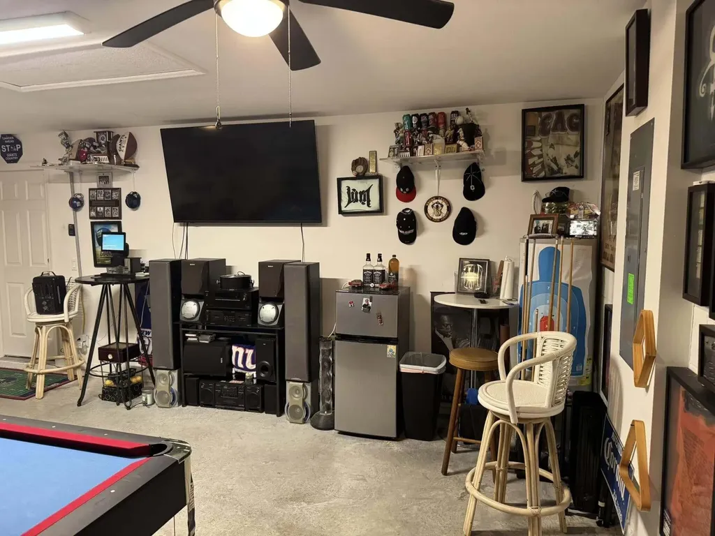 425 NW Hutchins Street Port St Lucie FL 34983