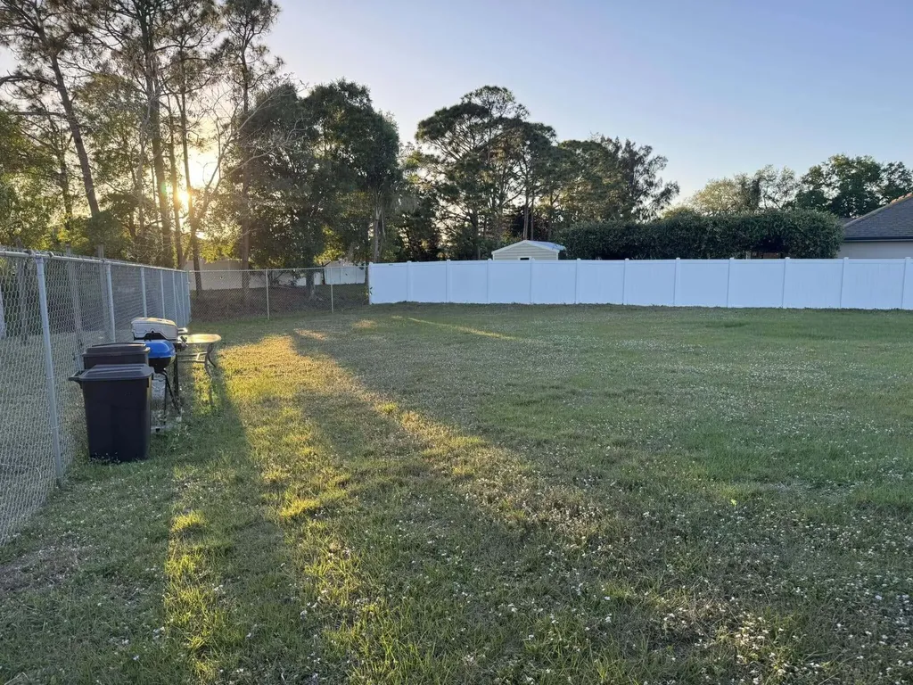 425 NW Hutchins Street Port St Lucie FL 34983