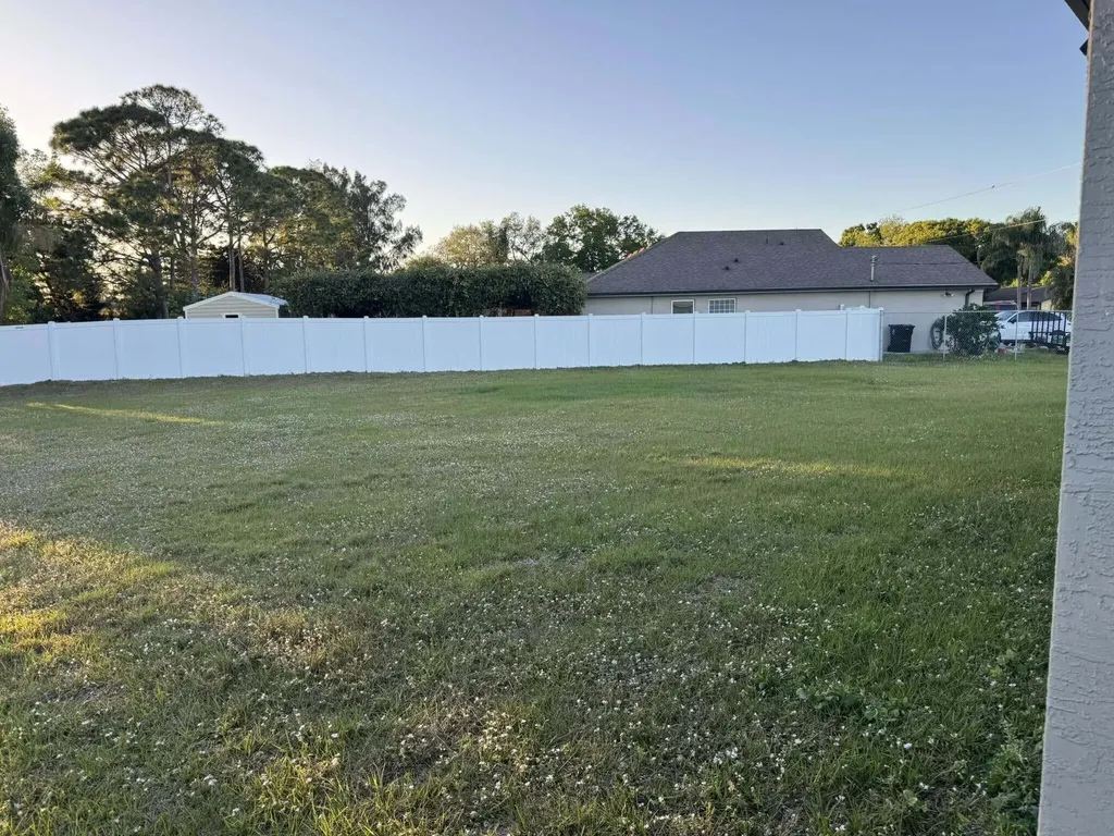 425 NW Hutchins Street Port St Lucie FL 34983