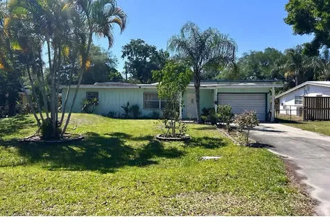 15 5th Avenue Vero Beach FL 32962