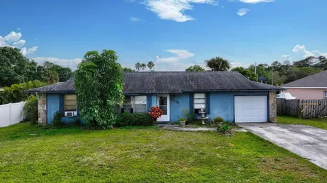 2318 SE Longhorn Avenue Port St Lucie FL 34952