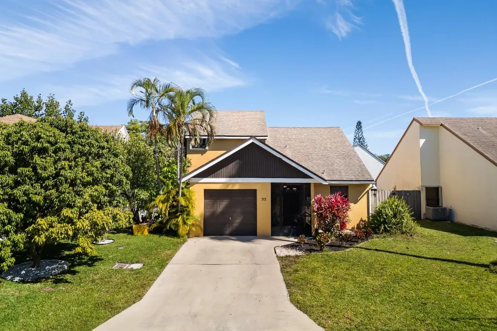 55 Peachtree Place Boynton Beach FL 33436
