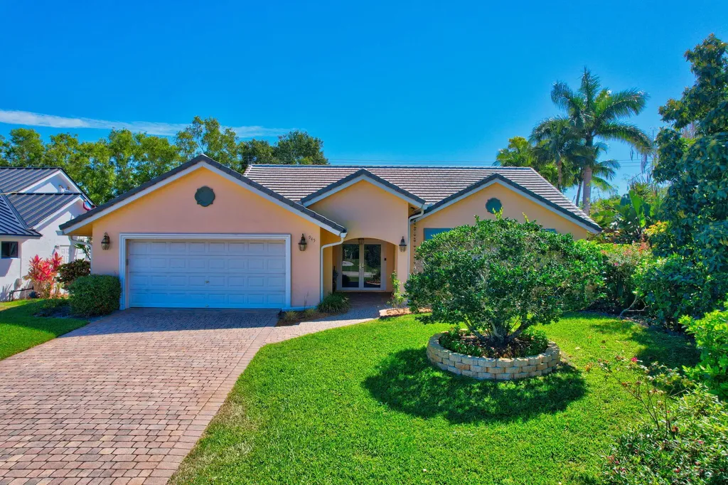 945 Greensward Lane Delray Beach FL 33445