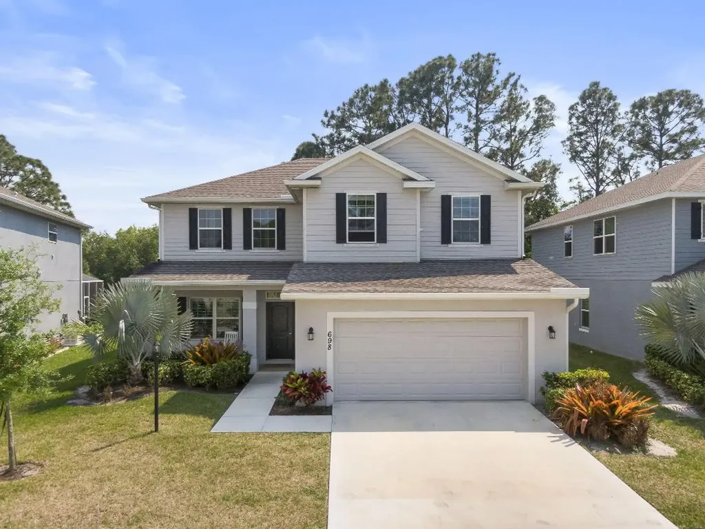 698 NE Turtle Back Trail Port St Lucie FL 34983