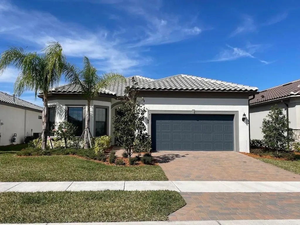 420 SE Donnell Street Port St Lucie FL 34984