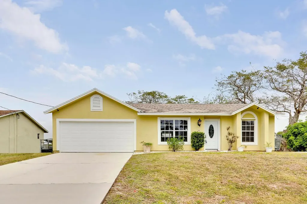 409 SW North Quick Circle Port St Lucie FL 34953