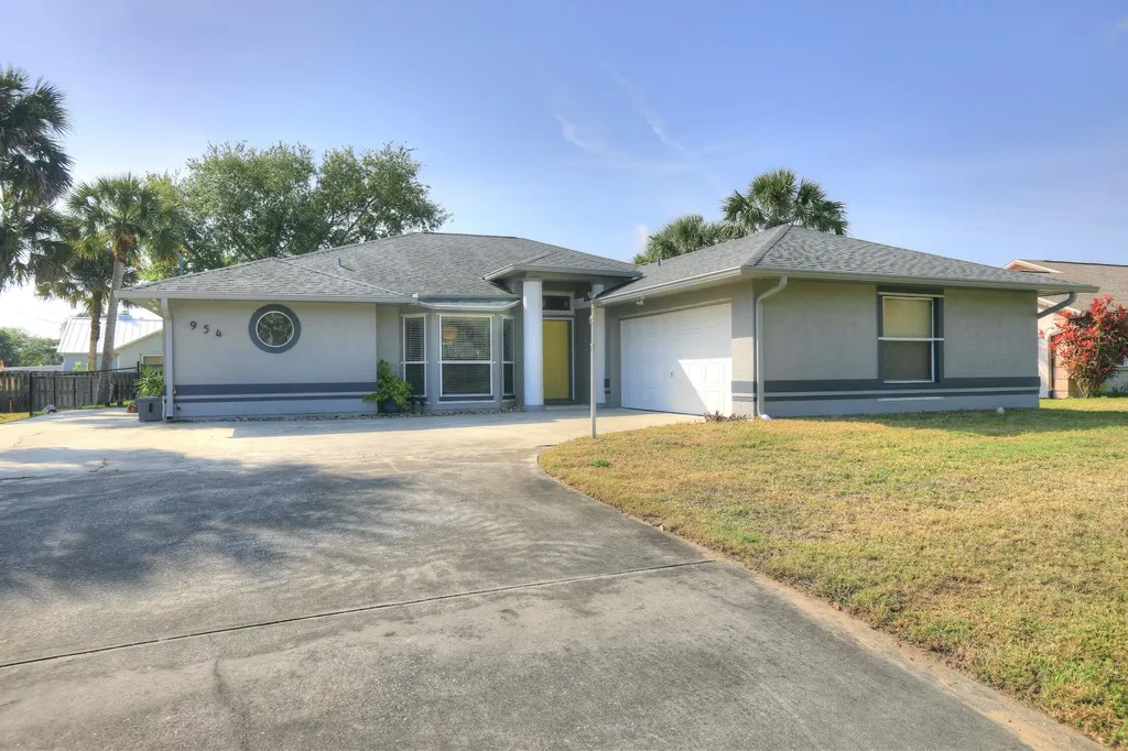 954 Crown Street Sebastian FL 32958
