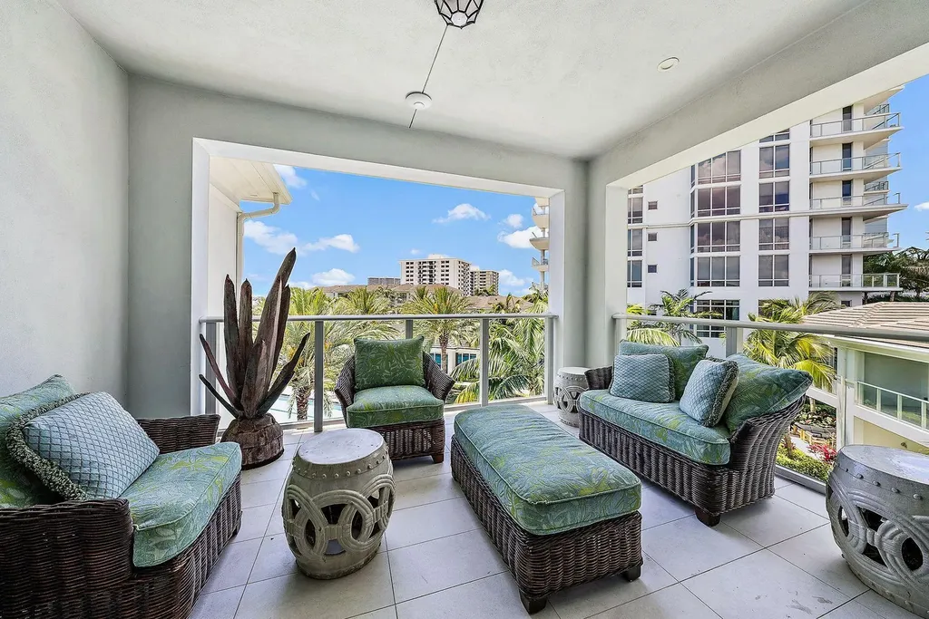 110 Water Club Court N North Palm Beach FL 33408