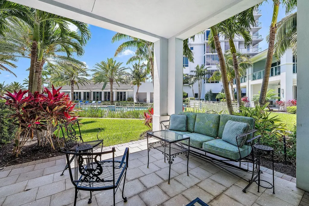 110 Water Club Court N North Palm Beach FL 33408