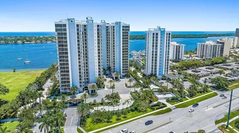 110 Water Club Court N North Palm Beach FL 33408