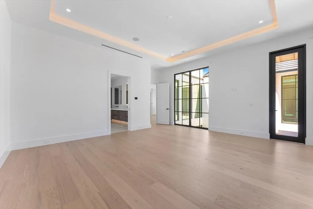 880 NE 3rd Avenue Boca Raton FL 33432