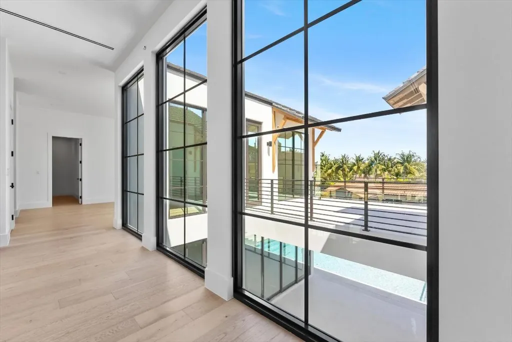 880 NE 3rd Avenue Boca Raton FL 33432