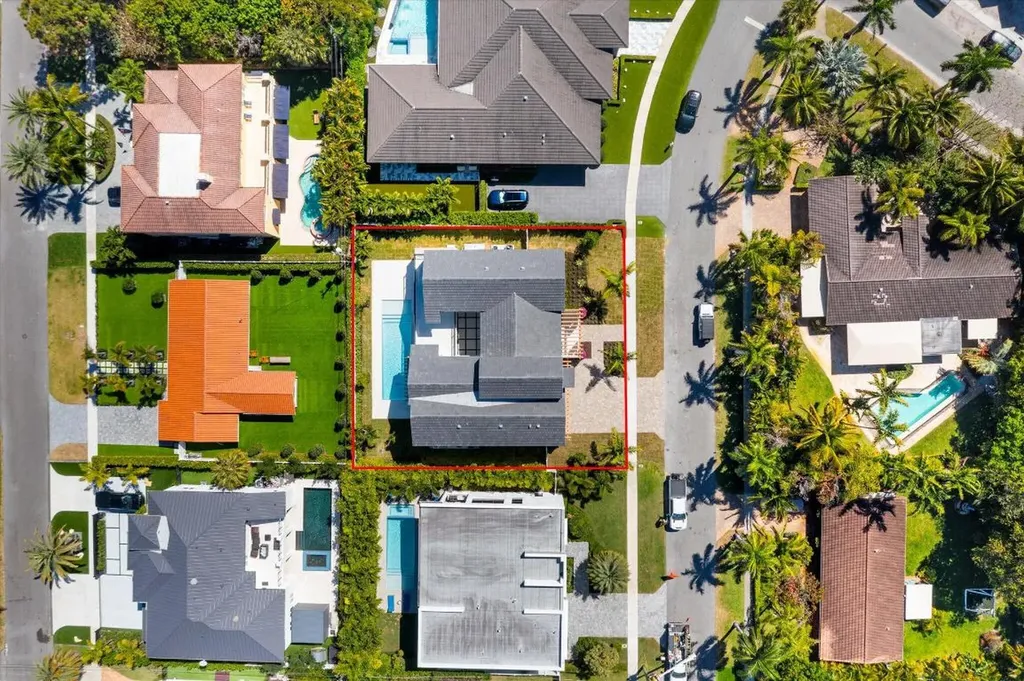 880 NE 3rd Avenue Boca Raton FL 33432