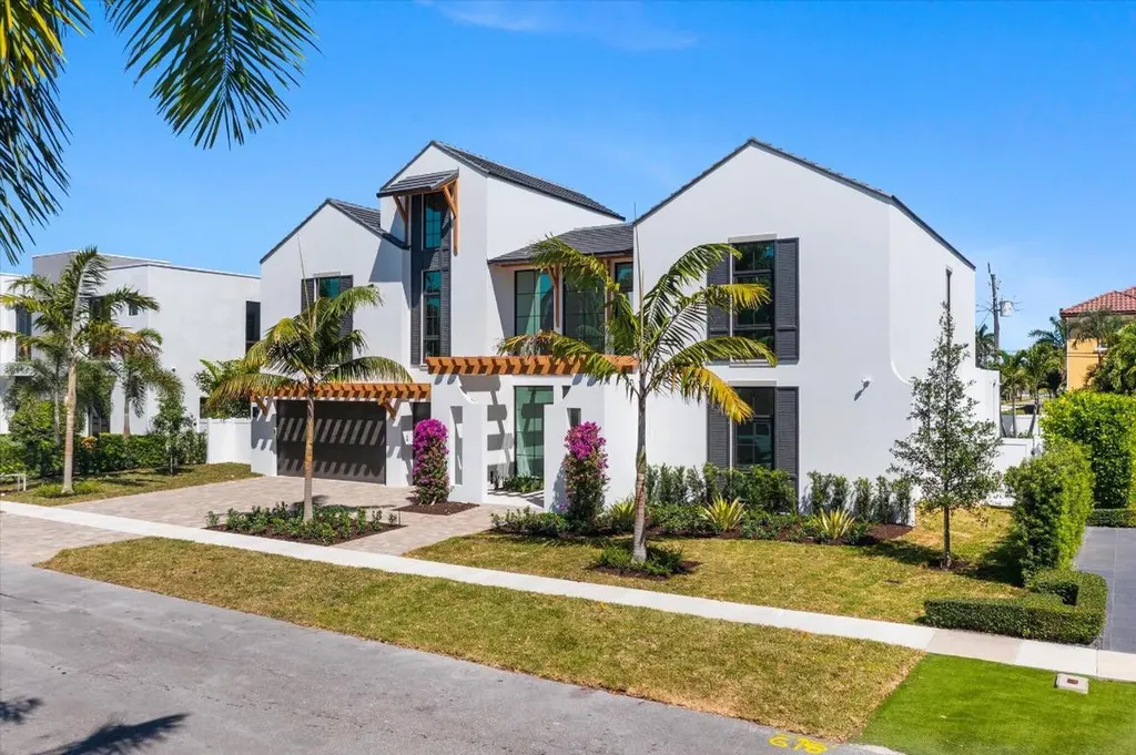 880 NE 3rd Avenue Boca Raton FL 33432