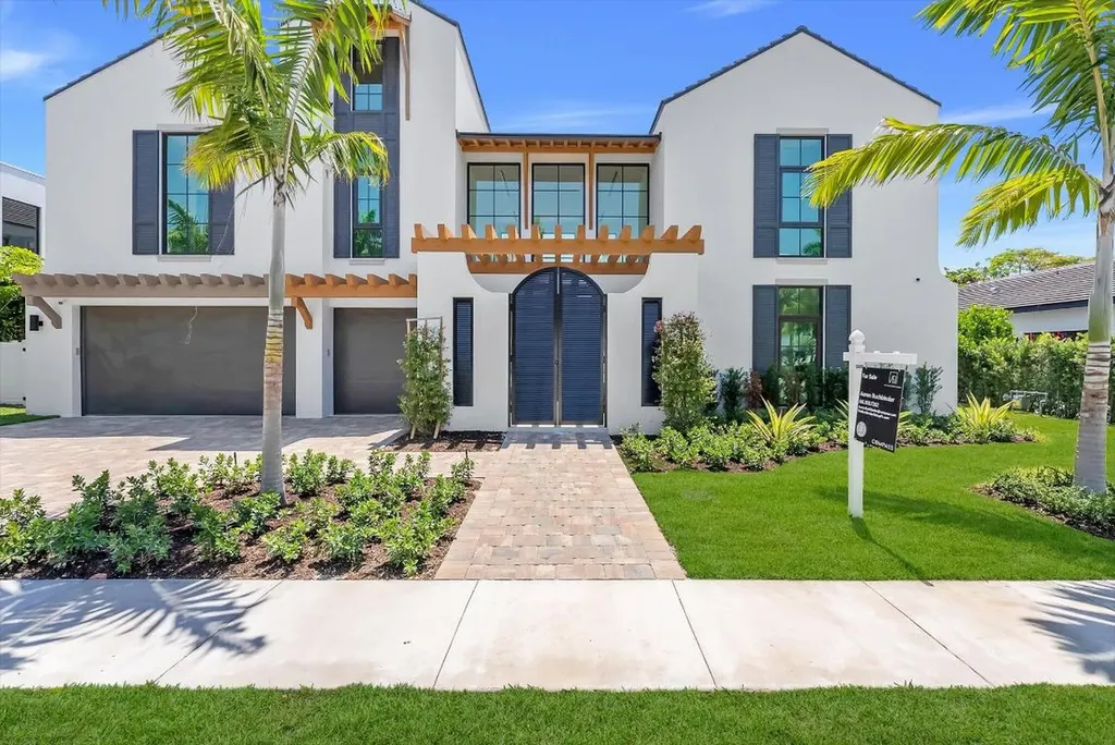880 NE 3rd Avenue Boca Raton FL 33432