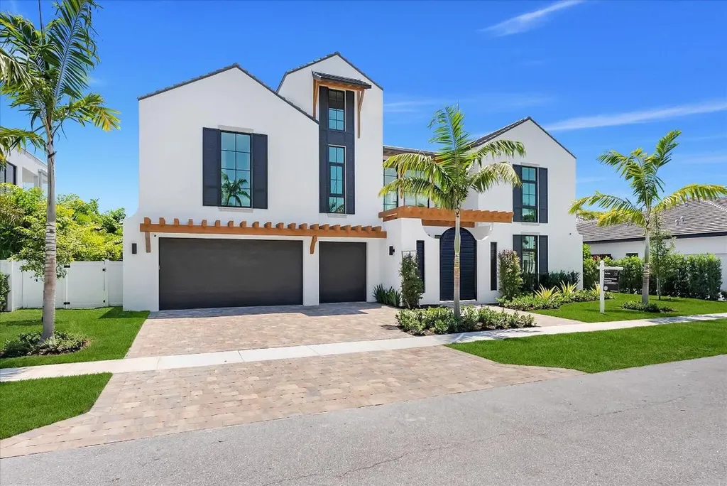 880 NE 3rd Avenue Boca Raton FL 33432