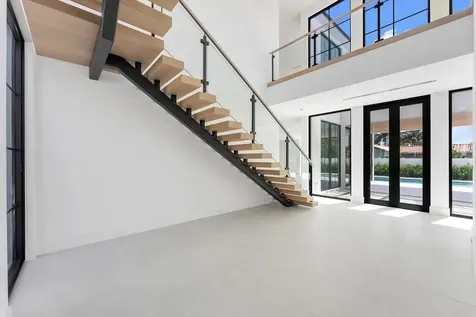 880 NE 3rd Avenue Boca Raton FL 33432