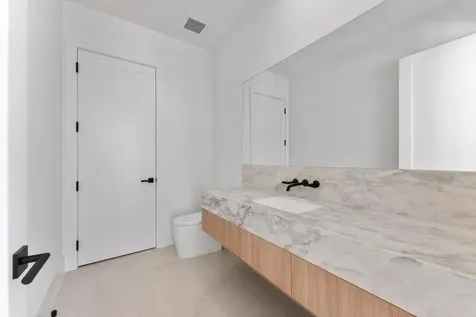 880 NE 3rd Avenue Boca Raton FL 33432