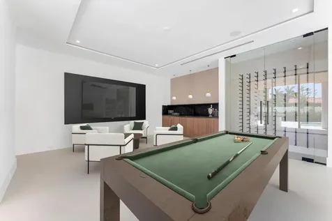 880 NE 3rd Avenue Boca Raton FL 33432