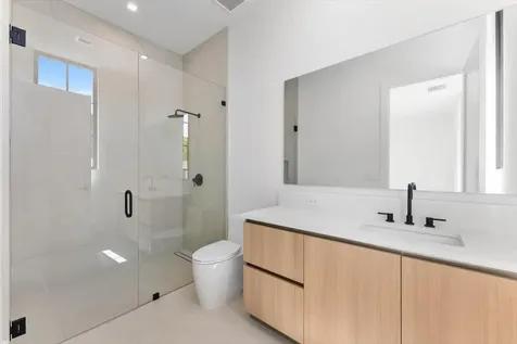 880 NE 3rd Avenue Boca Raton FL 33432