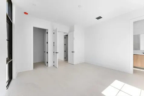 880 NE 3rd Avenue Boca Raton FL 33432