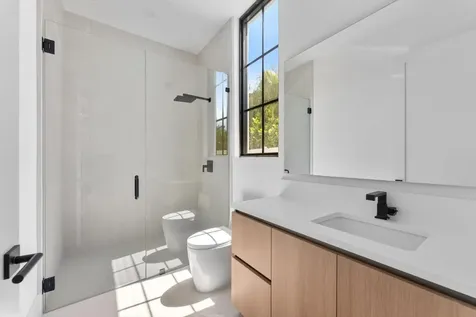 880 NE 3rd Avenue Boca Raton FL 33432