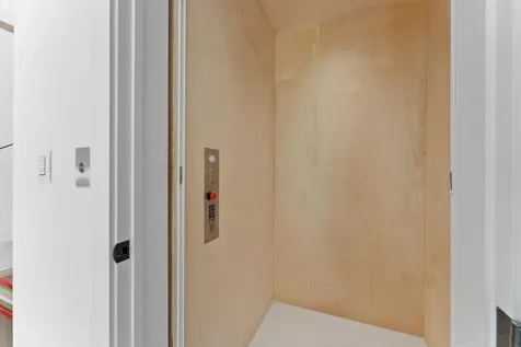 880 NE 3rd Avenue Boca Raton FL 33432