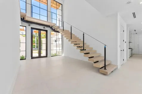 880 NE 3rd Avenue Boca Raton FL 33432