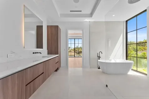 880 NE 3rd Avenue Boca Raton FL 33432