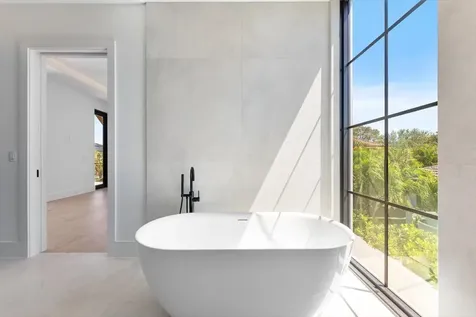 880 NE 3rd Avenue Boca Raton FL 33432