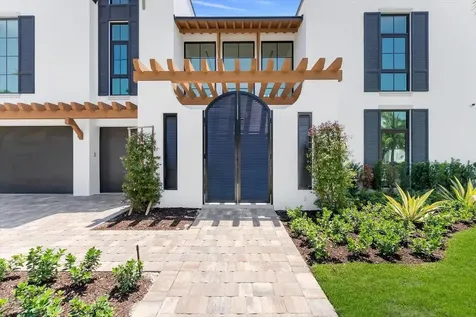 880 NE 3rd Avenue Boca Raton FL 33432