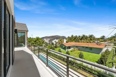 880 NE 3rd Avenue Boca Raton FL 33432